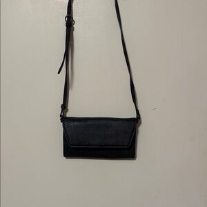 Universal Thread Black Crossbody Bag